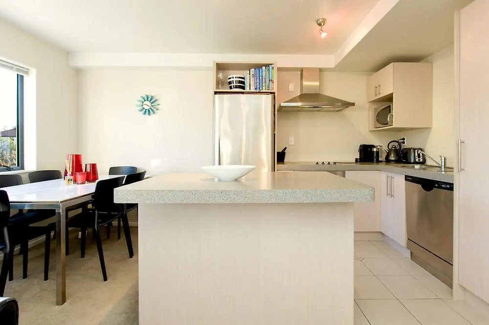 Carlton Villa 2 - Christchurch Holiday Homes Apartment