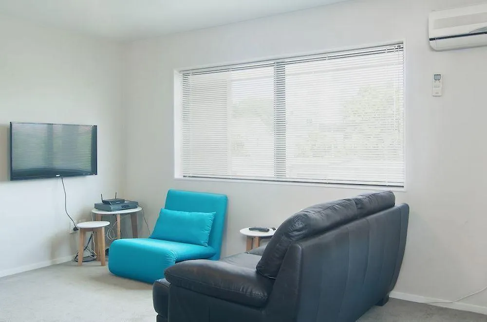 Carlton Villa 2 - Christchurch Holiday Homes Apartment