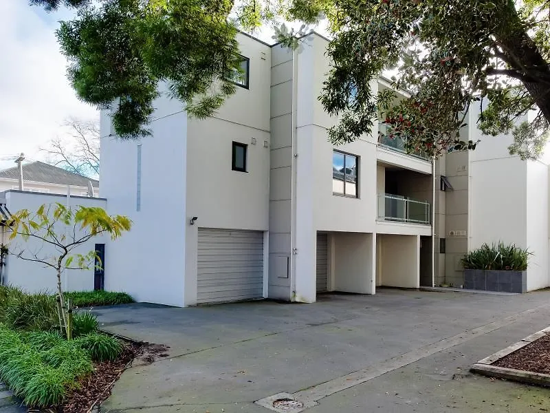 Apartment Carlton Villa 2 - Christchurch Holiday Homes