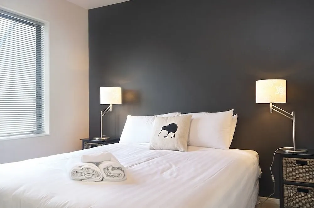 Carlton Villa 2 - Christchurch Holiday Homes Apartment